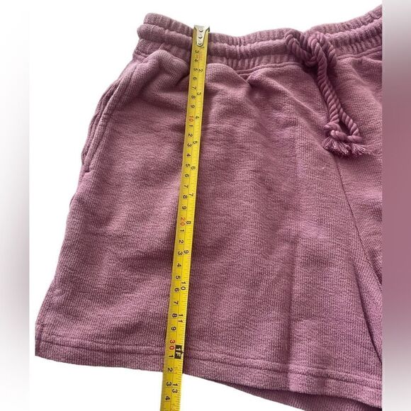 Small Size Universal Thread Shorts for Women - Picture 4 of 8